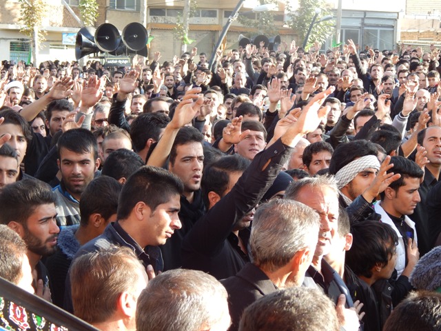 مراسم تا سوعای حسینی  در میدان امام حسین(ع)شهر قیدار+عكس