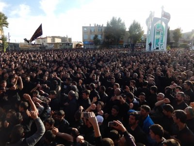 مراسم تا سوعای حسینی  در میدان امام حسین(ع)شهر قیدار+عكس